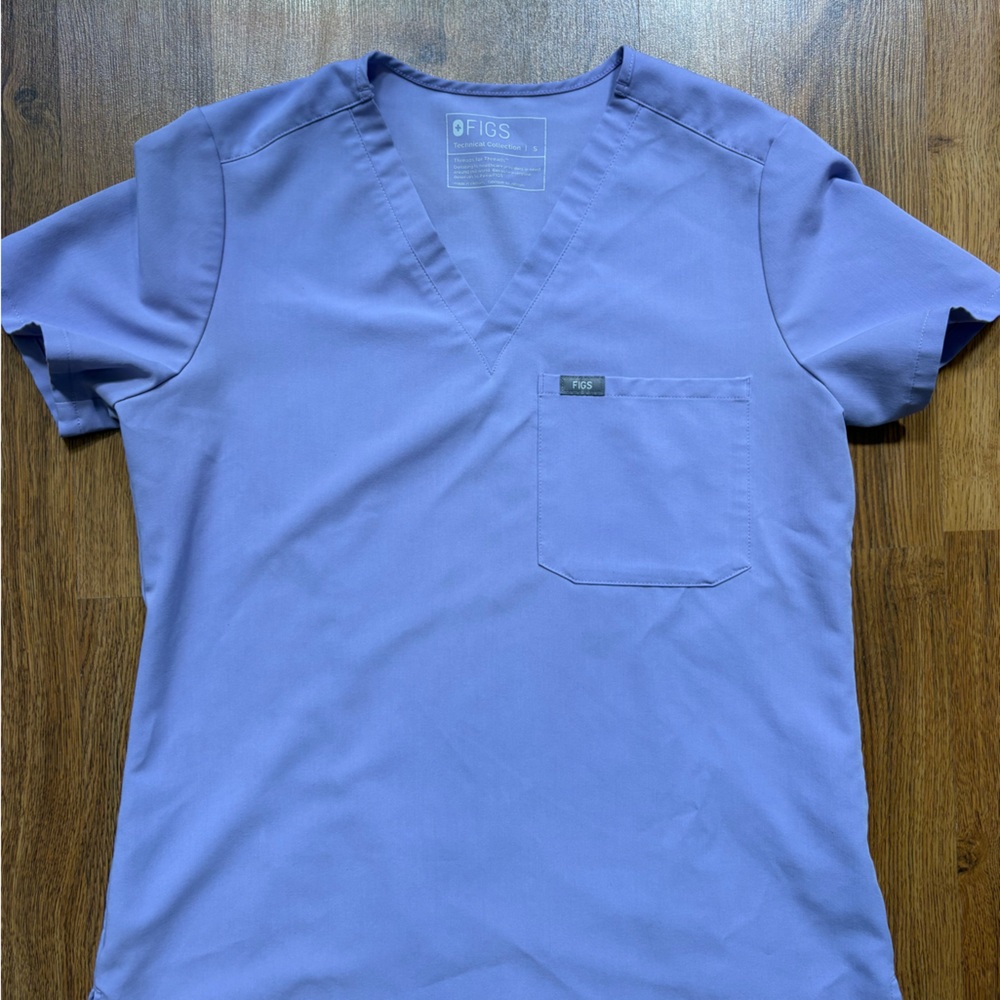 Figs Lavender Dew Scrub Top